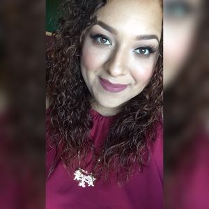 Meet your Posher, Crystal